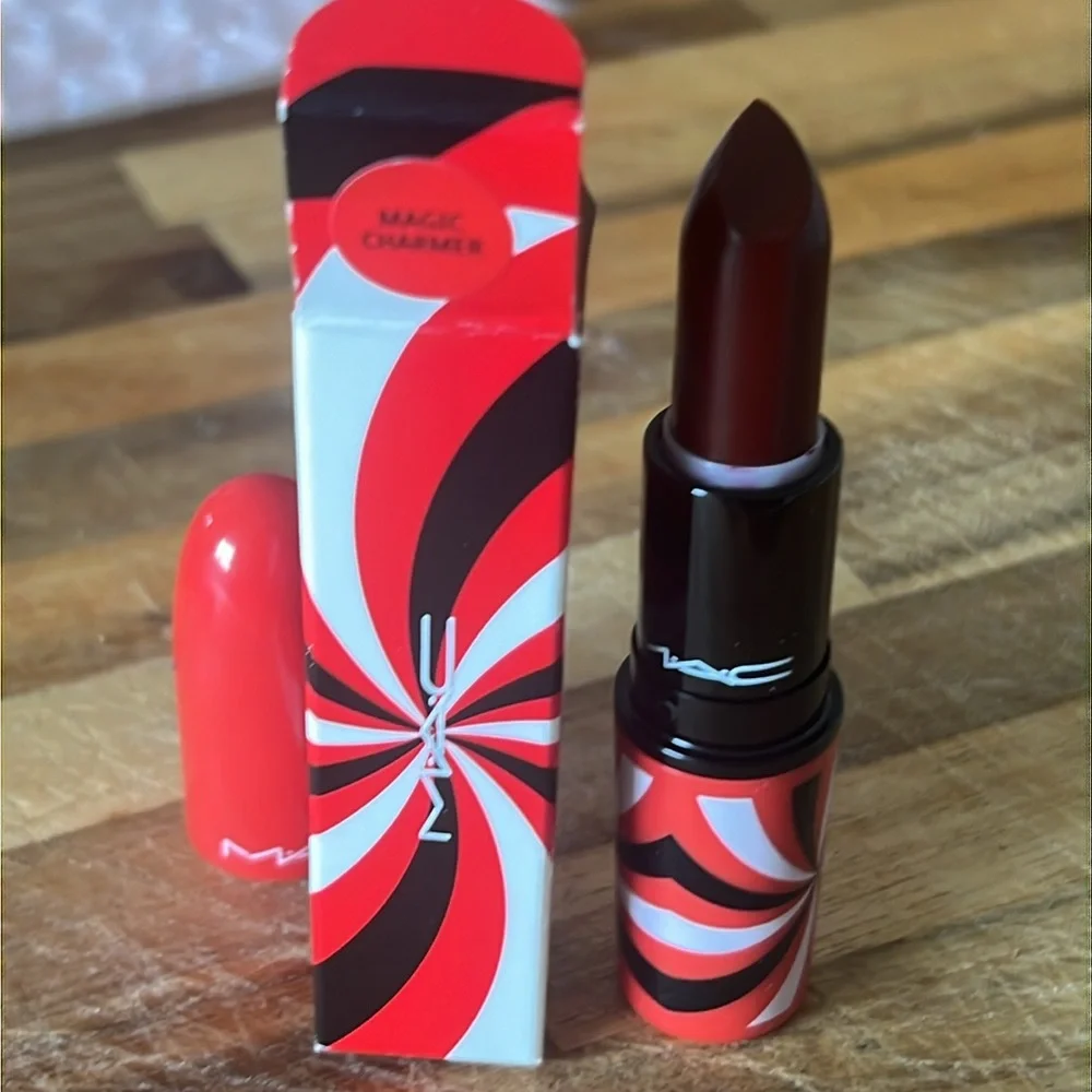 🌙♣️Mac Magic Charmer Lipstick